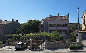 Apartments Izabela Muzic-Fornaric Cres